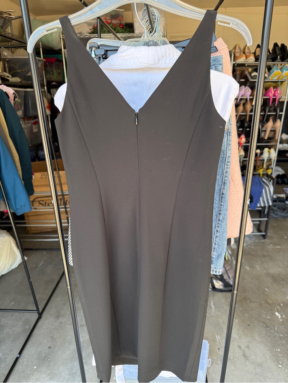 Ann Taylor Black V-Neck Midi Sheath Dress…0P